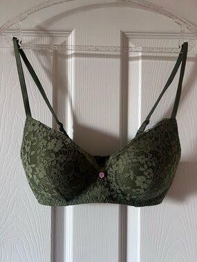 Victoria's Secret Olive Green Floral Lace Wireless Padded Bra EUC 32D